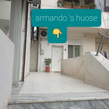 アパート Armando's House
